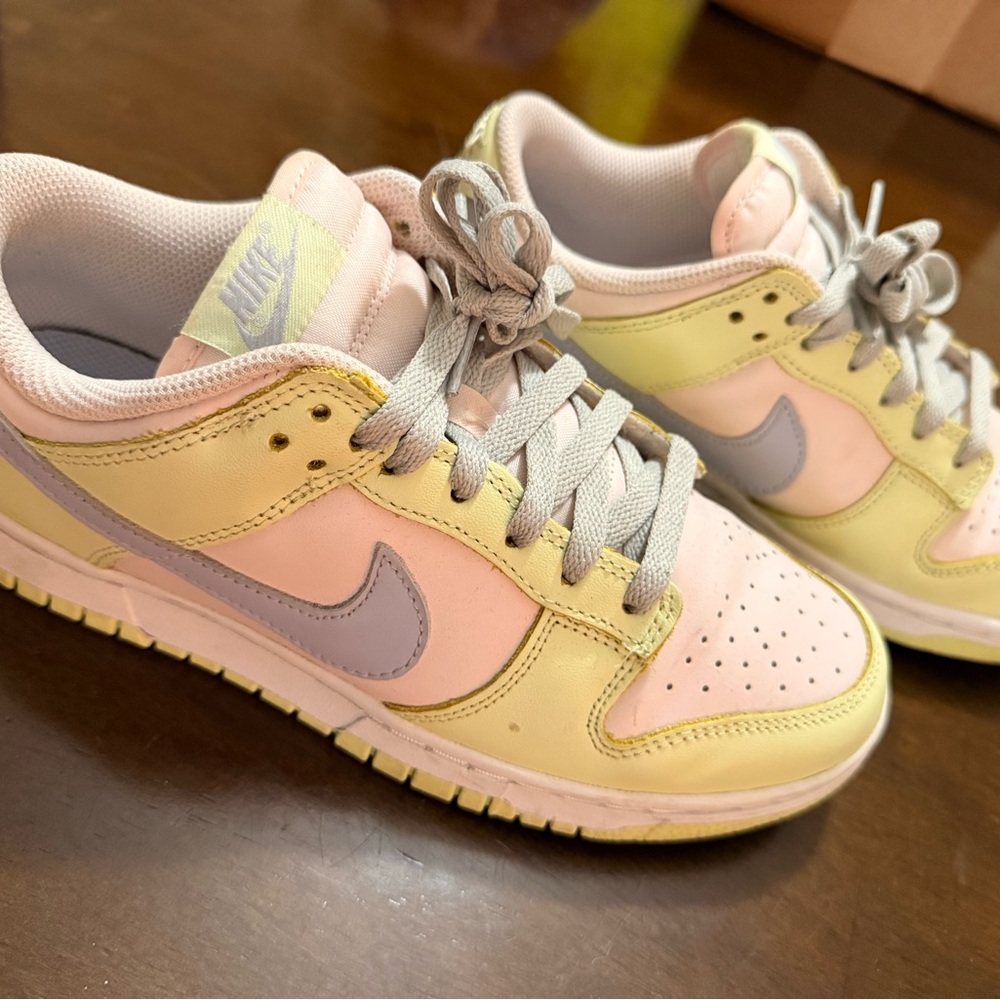 Women’s Nike Dunk - Pastel green, Pink and Light Gray 8.5 (W) 7 (M)